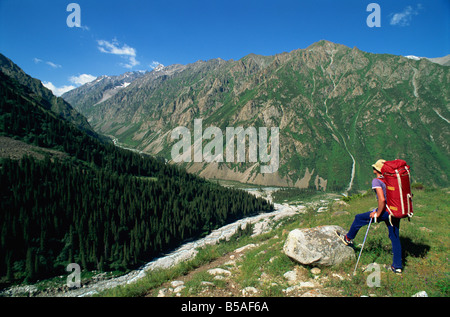 Reiseführer in Ala Archa Canyon, Tien-Shan-Gebirge, Kirgisien, Zentralasien Stockfoto