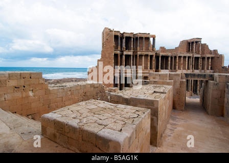 Theater, römische Stätte von Sabratha, UNESCO-Weltkulturerbe, Libyen, Nordafrika, Afrika Stockfoto