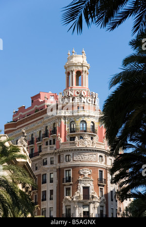 Landmark rosa Gebäude der Banco de Valencia auf Calle de Don Juan de Austria in Valencia, Spanien Stockfoto