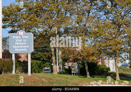 Willkommensschild genießen Sie Ihren Besuch in der historischen Innenstadt von Hyannis auf Cape Cod Stockfoto