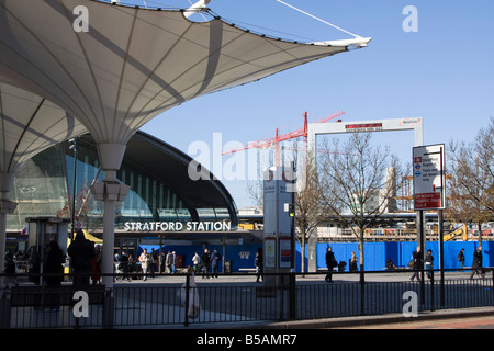 Bus Bahnhof Stratford London 2012 Olympische Infrastrukturbau Stratford London Borough of Newham England uk gb vor Ort Stockfoto