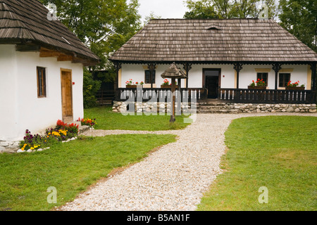 Bran Siebenbürgen Rumänien Europa traditionelle bäuerliche-Bauten des 19. Jahrhunderts im Dorfmuseum Stockfoto