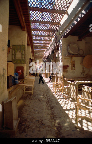 Souk in der ummauerten Altstadt oder Medina Fes Marokko Nordafrika Afrika Stockfoto