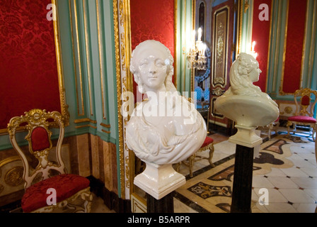 Büste in den roten Saal Sala Roja innerhalb der Palacio del Marques de Dos Aguas, das Keramikmuseum Valencia beherbergt. Spanien Stockfoto