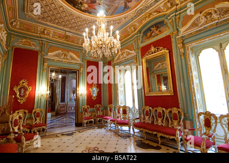 Der rote Saal Sala Roja innerhalb der Palacio del Marques de Dos Aguas, das Keramikmuseum Valencia beherbergt. Spanien Stockfoto