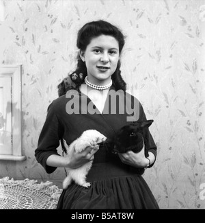 Jack Goodman und Familie mit TV-Tiere. März 1957 A331-003 Stockfoto