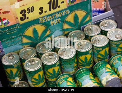 Cannabis Samen Starter-Kits für Verkauf in den Bloemenmarkt Flower Market, Amsterdam, Niederlande, Europa Stockfoto