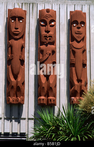 Maori-Schnitzereien, Hauptplatz, Palmerston North, North Island, Neuseeland, Pazifik Stockfoto