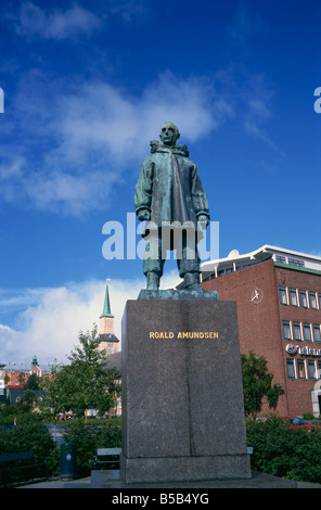 Statue von Roald Amundsen zuerst um den Südpol Tromso Norwegen Skandinavien Europa erreichen Stockfoto