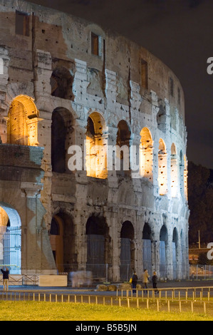Italien ältere Amphitheater Kolosseum in Rom Stockfoto