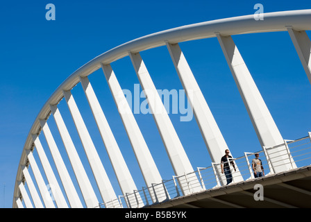 Puente De La Exposicion von berühmten valencianischen Architekten Santiago Calatrava entworfen. Valencia, Spanien Stockfoto