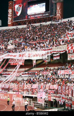 Zuschauern im Estadio Monumental Antonio Vespucio Liberti Fußball Stadion, Buenos Aires, Argentinien, Südamerika Stockfoto