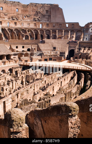 Italien ältere Amphitheater Kolosseum in Rom Stockfoto