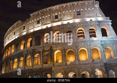Italien ältere Amphitheater Kolosseum in Rom Stockfoto