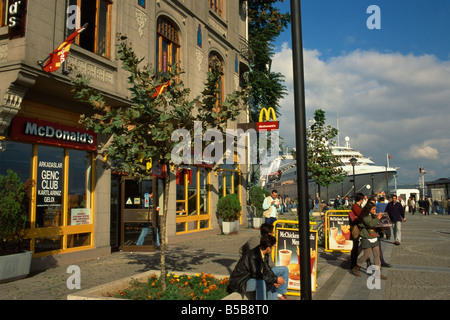 McDonalds, lassen Sie am Hafen Istanbul Türkei Europa Stockfoto