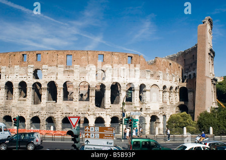 Italien ältere Amphitheater Kolosseum in Rom Stockfoto