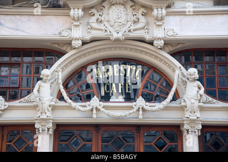 Eingang von der Belle Epoque (Jugendstil) Cafe Majestic, Rua de Santa Catarina, Porto, Portugal, Europa Stockfoto