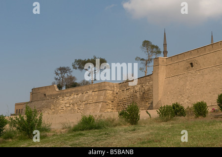 Die Außenwände der mittelalterlichen islamischen Saladin oder Salah ad Din Zitadelle auf mokattam Hügel in der Nähe des Zentrums von Kairo Ägypten Stockfoto