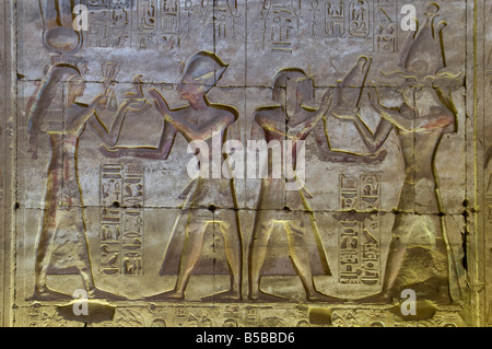 Reliefs am Tempel von Seti I in Abydos eine der ältesten Städte des alten Ägypten nahe der modernen ägyptischen Stadt von el-'Araba el Madfuna Ägypten Stockfoto