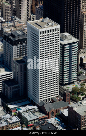 Luftaufnahme von Hartford Gebäude 650 California Street San Francisco Office Tower und alte Marienkirche Stockfoto