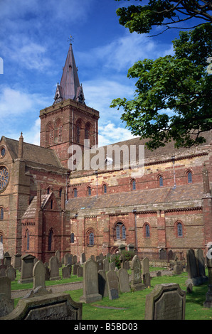 St. Magnus Kathedrale aus dem 12. Jahrhundert Kirkwall Orkneyinseln Schottland Großbritannien Europa Stockfoto