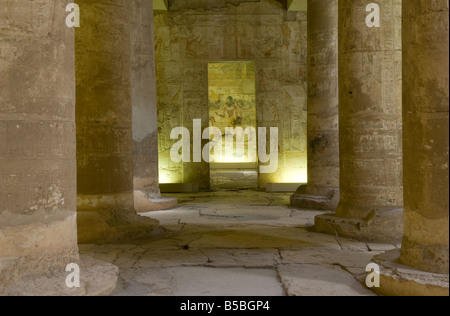 Inneres Heiligtum des Tempels von Seti I in Abydos, das das Hauptkultzentrum von Osiris, der Lord des Afterlife in Ägypten war Stockfoto