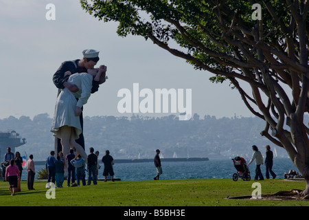 Seward Johnson "bedingungslose Kapitulation" in San Diego Stockfoto