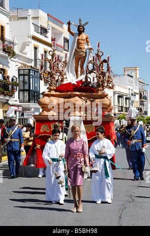 Schwimmer des auferstandenen Jesus, Ostersonntag Prozession am Ende der Semana Santa (Karwoche), Ayamonte, Andalusien, Spanien, Europa Stockfoto