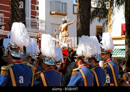 Schwimmer des auferstandenen Jesus, Ostersonntag Prozession am Ende der Semana Santa (Karwoche), Ayamonte, Andalusien, Spanien, Europa Stockfoto