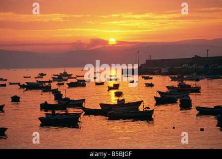 Angelboote/Fischerboote im Hafen von Finisterre Fisterra Galizien Spanien Europa Stockfoto