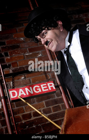 Charlie Chaplin auf Gefahrenzeichen Stockfoto