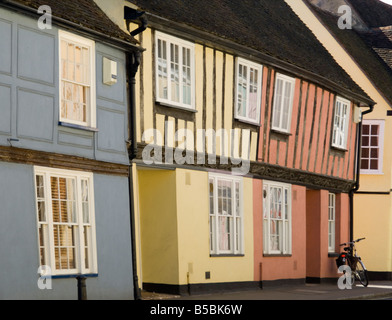 Pastell farbigen Fachwerkhäusern Vereinigte Königreich Europas Nominierungsparteitag Essex England Stockfoto