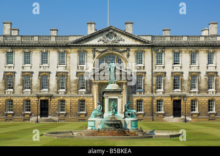 Gibbs Building mit Statue von König Henry VI, Kings College, Cambridge, Cambridgeshire, England, Europa Stockfoto