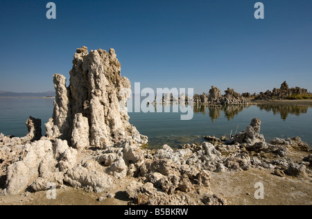 Seltsame Tuffstein Felsformationen, Mono Lake, Lee Vining, California, USA Stockfoto