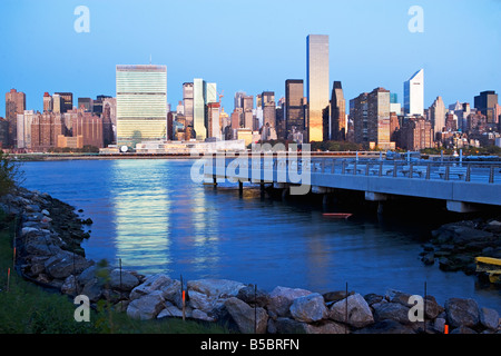 TRUMP, WELT, TURM, NEU, YORK, STADT,, NEW YORK,, MANHATTAN,, CHRYSLER, GEBÄUDE,, REICH, STAAT, GEBÄUDE,, WOLKENKRATZER,, HIGH, RIS Stockfoto