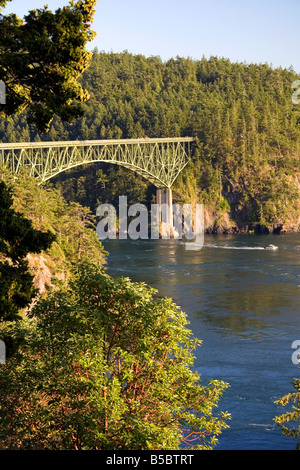 Deception Pass Brücke verbindet Whidbey Island und Fidalgo Island in Island County Washington Stockfoto