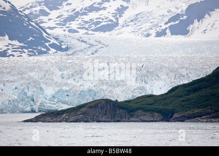 Hubbard Gletscher fließt in Ernüchterung Bay und Yakutat Bay in Alaska Stockfoto