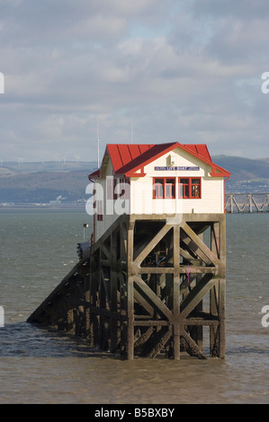 Die viktorianischen RNLI murmelt Rettungsstation an murmelt Pier in der Nähe von Swansea. Stockfoto