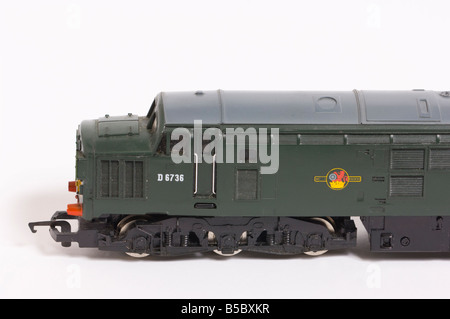 Nahaufnahme von Hornby elektrische Diesel Modell Zug in einer Lackierung vor einem weißen Hintergrund (Ausschneiden) in einem Studio gedreht Stockfoto