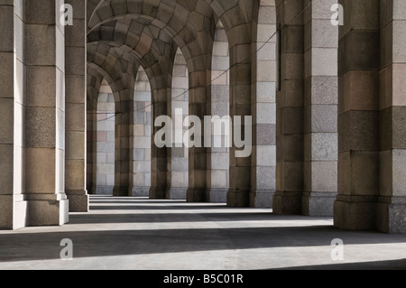 Arcade-Gehweg in der Congress Hall auf dem alten Nazi-Partei Rallye Gelände Nürnberg Deutschland Stockfoto