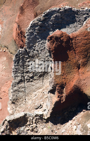 Vulkanschlot in Red Crater, Tongariro Crossing, Nordinsel, Neuseeland Stockfoto