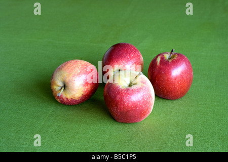 Vier Äpfel Stockfoto