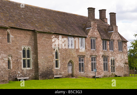 Im Westen reichen von Tretower Gericht nahe Crickhowell Powys South Wales UK ein mittelalterliches Landhaus aus dem 14. Jahrhundert Stockfoto