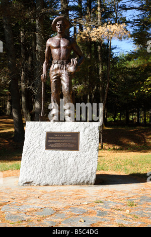 Tragen Sie Brook State Park Civilian Conservation Corps Statue befindet sich in Allenstown New Hampshire USA Stockfoto