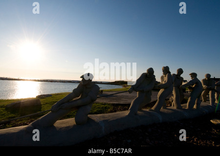 Îles De La Madeleine Quebec Port des Etang du Nord berühmte Fischer-Statue des Bildhauers Langevin Stockfoto