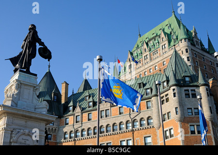 Champlain Mounument-gegenüber Hotel Fairmont Le Château Frontenac Kanada Québec (Stadt) Stockfoto