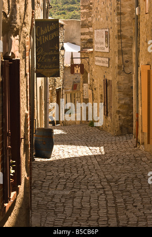 Eine Straße in dem mittelalterlichen Dorf von Minerve, Frankreich. Stockfoto