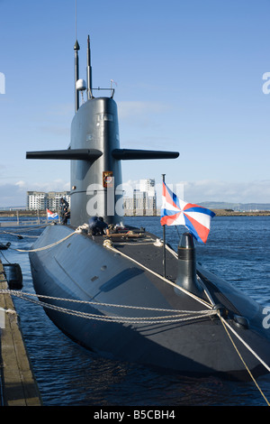 Niederländische Dolfijn oder Dolphin-Klasse u-Boot vor Anker im Hafen von Leith Ocean Terminal Edinburgh Schottland 2008 Stockfoto