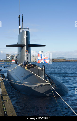 Niederländische Dolfijn oder Dolphin-Klasse u-Boot vor Anker im Hafen von Leith Ocean Terminal Edinburgh Schottland 2008 Stockfoto