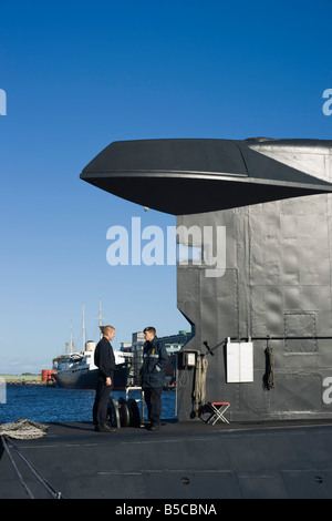 Niederländische Dolfijn oder Dolphin-Klasse u-Boot vor Anker im Hafen von Leith Ocean Terminal Edinburgh Schottland 2008 Stockfoto